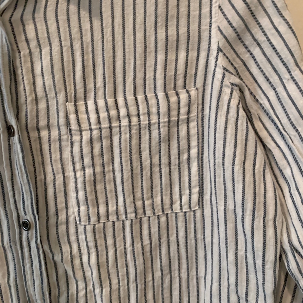Universal Thread Button Down - Picture 4 of 5